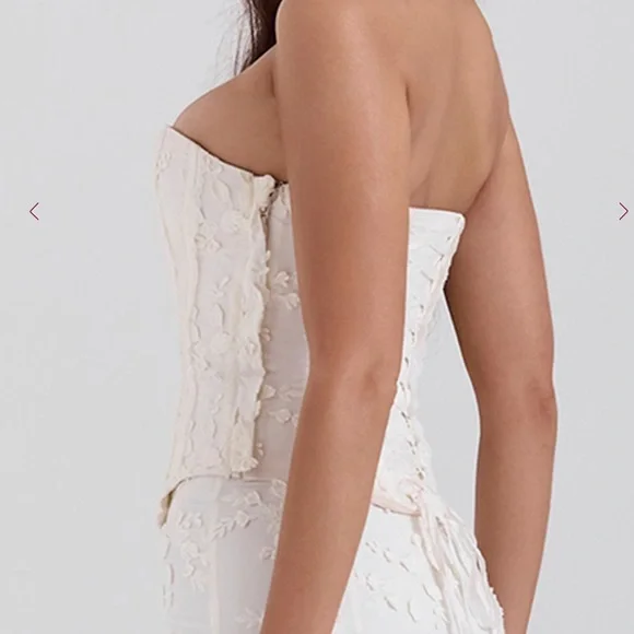 ❌SOLD❌ House of CB Dakota Vintage Ivory Embroidered Strapless Corset - Picture 3 of 13